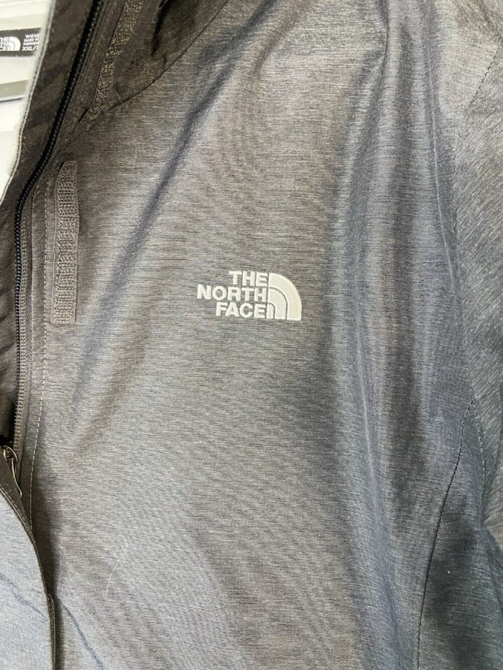 READ The North Face Women's XXL Full Zip Rain Jacket Dryvent Windbreaker Hood - Picture 3 of 8